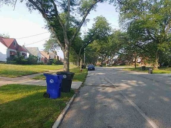 Exterior Neighborhood (street photo)