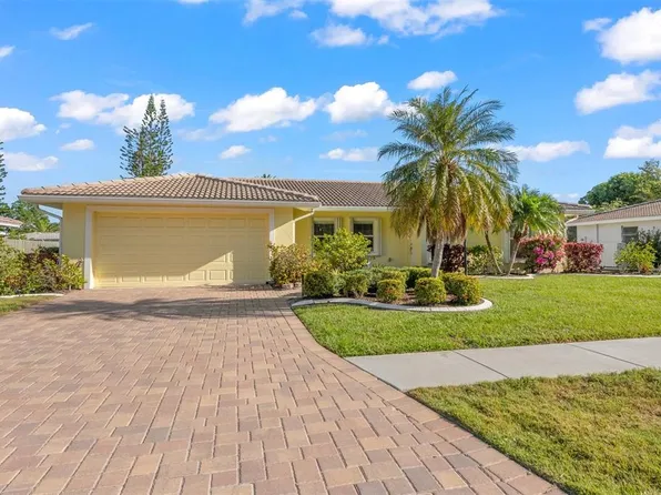 2431 Cass St, Sarasota, FL 34231