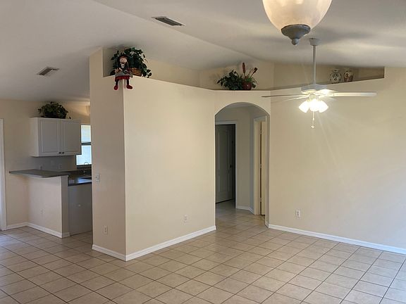 3rd image of 2465 Tishman Ave