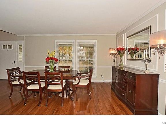 3rd image of 809 Carman Woods Dr