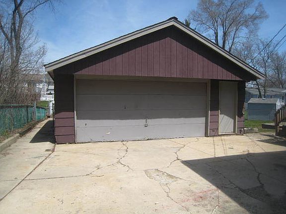 5th image of 9012 W 147th St