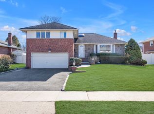 5 Hillvale Road, Syosset, NY 11791