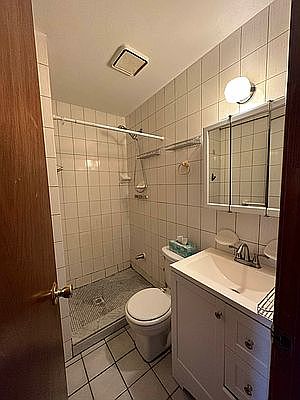 3rd image of 3421 34th St Floor 1
