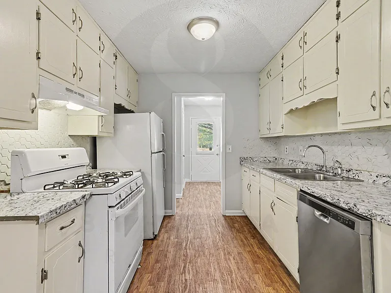782 Cedar Farms Dr — Photo 7
