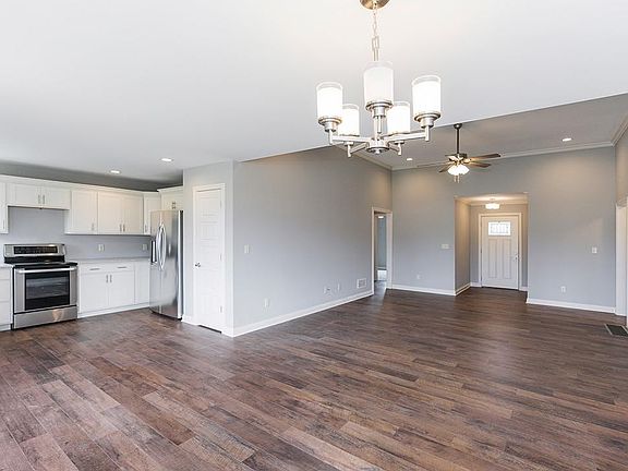 4th image of 1029 Melbourne Way