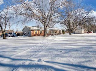 2260 Devonshire Dr, Temperance, MI 48182