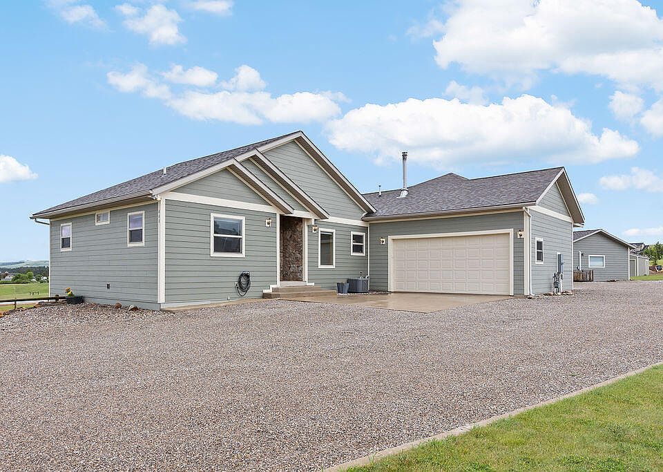 1st image of 440 Castle Ridge Dr