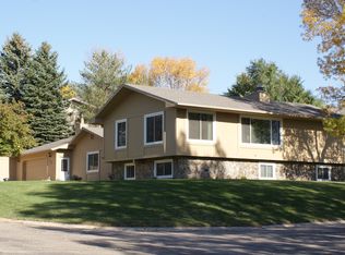 900 25th St NW, Minot, ND 58703