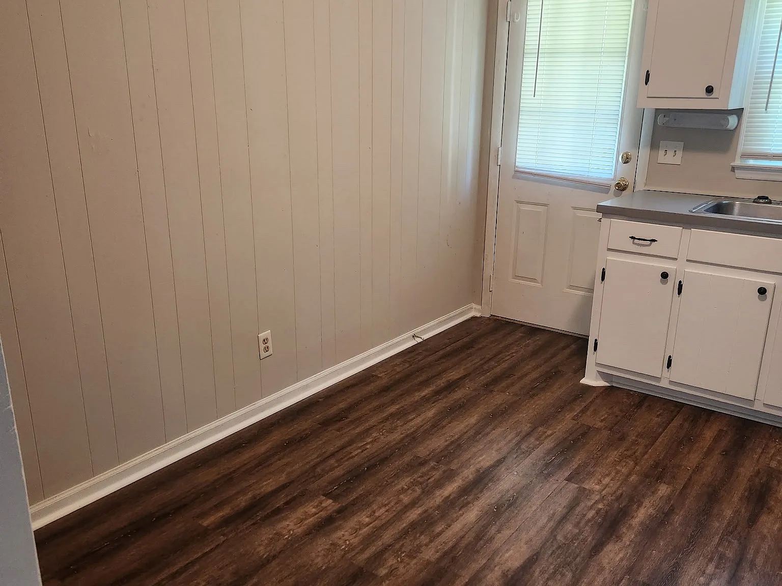 2 bed, 820 sqft, $1,050 — Photo 3