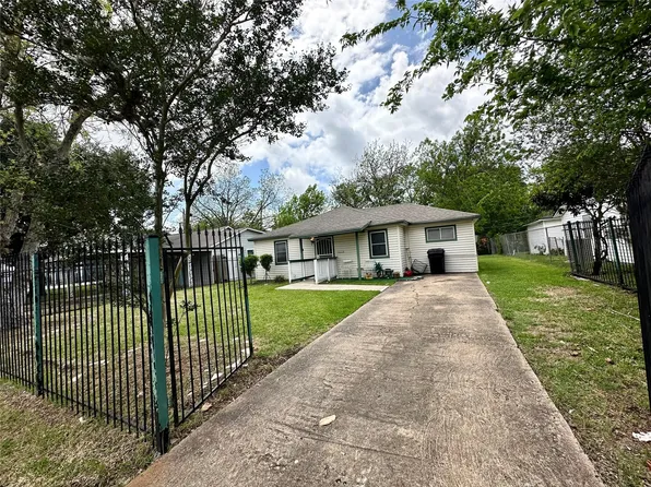 10206 Ashville Dr, Houston, TX 77051