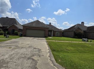 212 Colchester Dr, Broussard, LA 70518