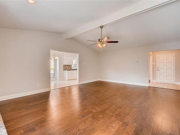 5th image of 1702 Saint James Dr