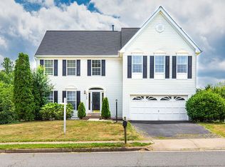 15560 Wheatfield Rd, Woodbridge, VA 22193