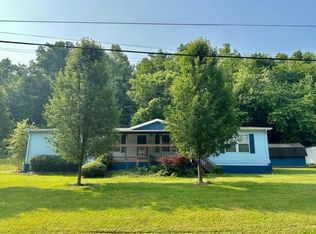 1394 Woodmont Dr, Kenova, WV 25530