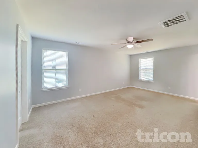 306 Heroit Ct — Photo 9