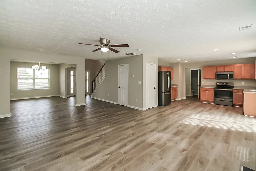 4 bed, 2.5 bath, 2294 sqft, $3,400 — Photo 4