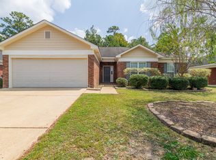 29 Devonshire Dr, Phenix City, AL 36870