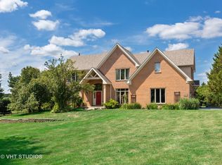 37W542 Highpoint Ct, St Charles, IL 60175