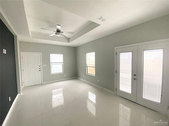 4th image of 308 E West Dr
