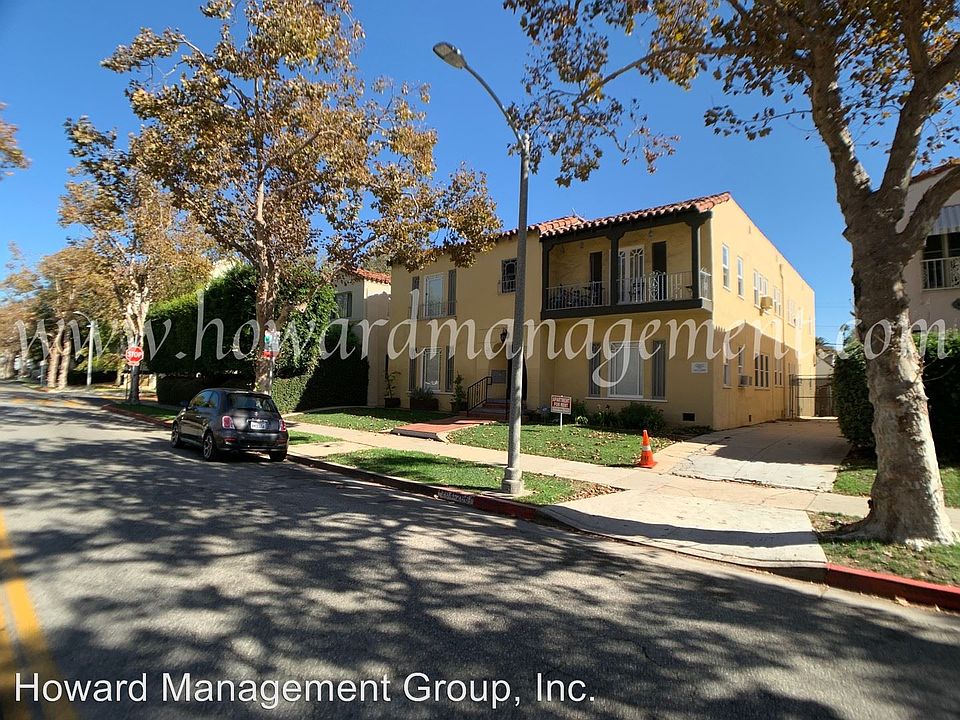 1st image of 204 S Rexford Dr #3714598