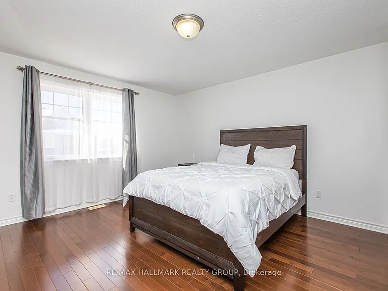 534 Rochefort Cir — Photo 15