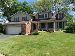 923 W Sparrow Ct, Palatine, IL 60067