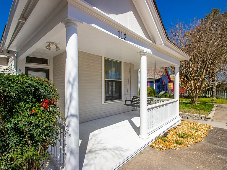 112 S Pulaski St — Photo 4