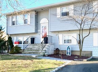 31 Preston Rd, Colonia, NJ 07067