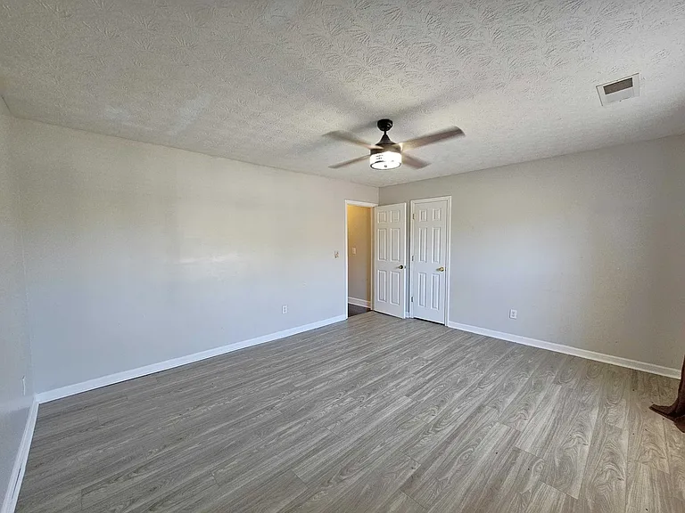 235 Circle Rd — Photo 32