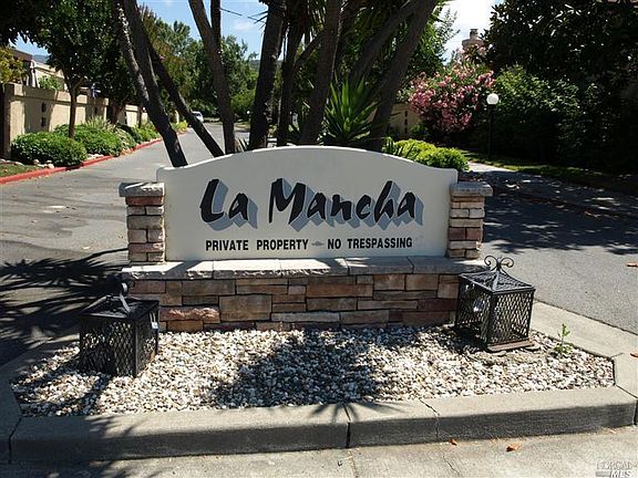 2nd image of 112 La Mancha Dr
