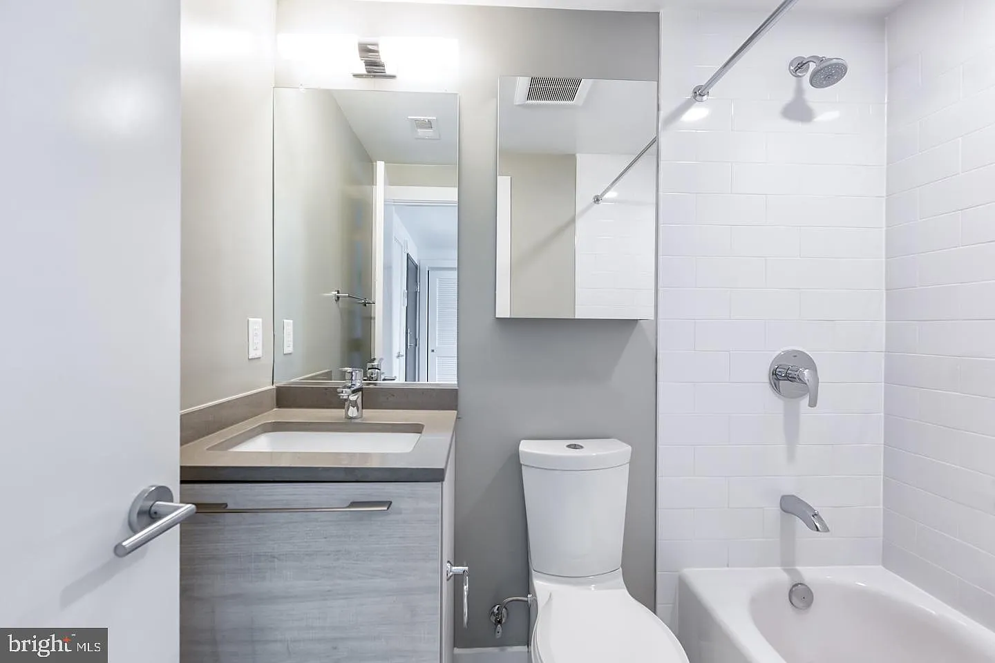 2 bed, 2.0 bath, 775 sqft, $2,995 — Photo 4