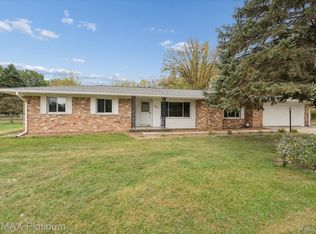 1011 Willow Ln, Howell, MI 48843