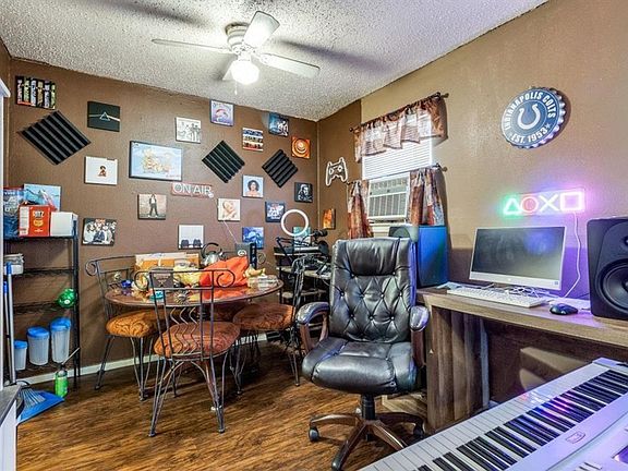 4th image of 5526 Reiger Ave #203
