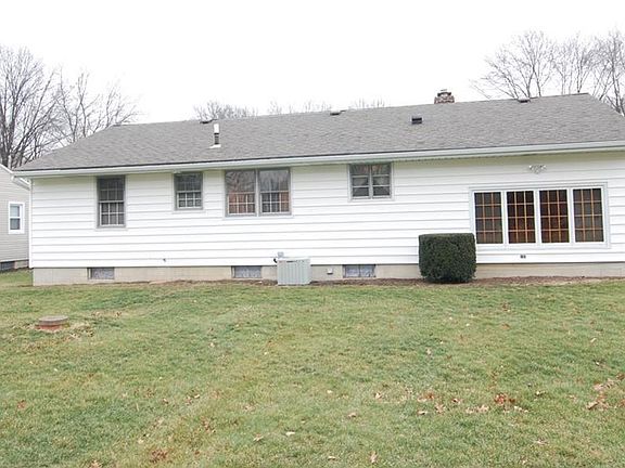 2nd image of 10068 Rosemere St