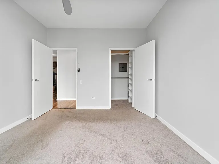653 N Kingsbury St #2004 — Photo 10