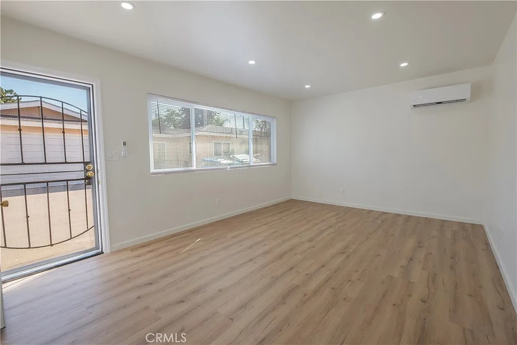 2 bed, 4507 sqft, $2,395 — Photo 4
