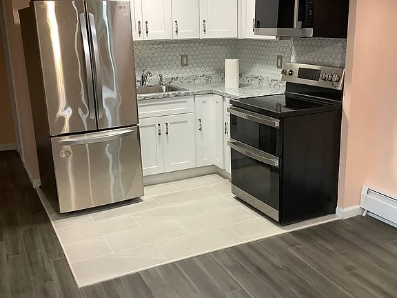 3rd image of 1855 Adee Ave #1