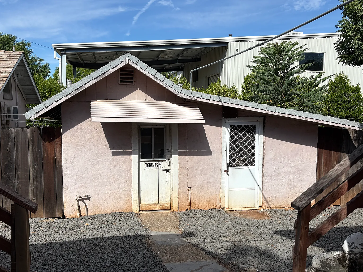 Studio, 350 sqft, $600 — Photo 2