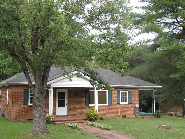1st image of 325 River Dr