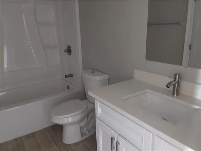 2200 Bartolo St — Photo 16