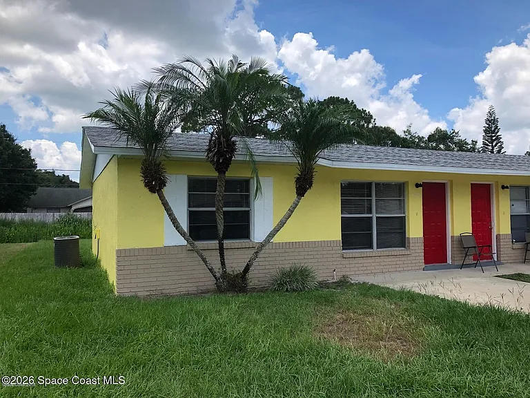 412 Country Lane Dr — Photo 1