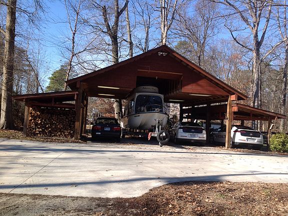 Barn,carport,& boat house