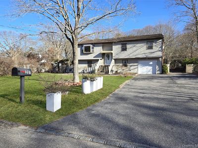 207 N Evergreen Drive, Selden, NY, 11784