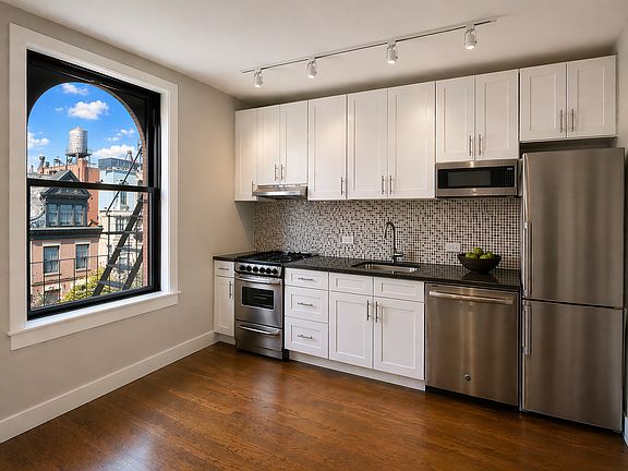 3rd image of 72 W 69th St APT 4C