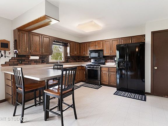 4th image of 1011 Johnston Dr