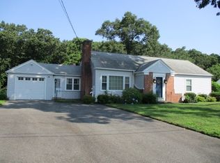 54 S Shore Dr, Springfield, MA 01118