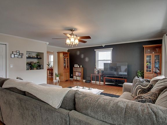 3rd image of 1621 Spring St