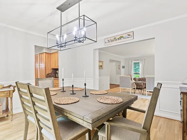 11002 Warwickshire Dr — Photo 11