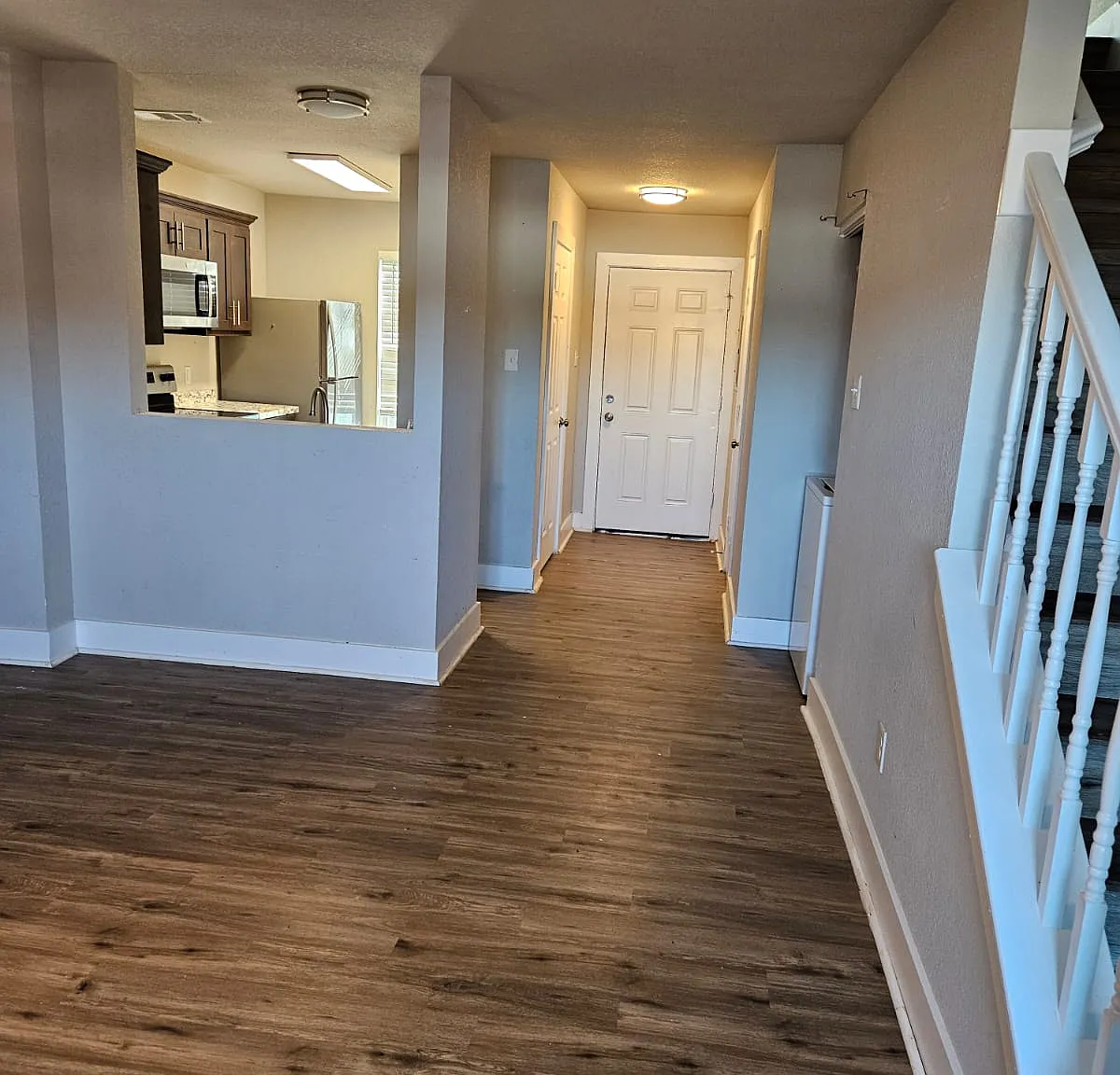 3 bed, 1088 sqft, $1,400 — Photo 1