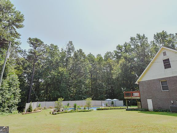 5th image of 441 Campbell Rd